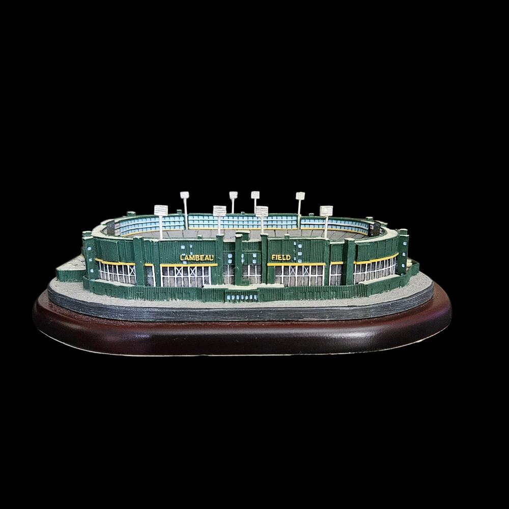Danbury Mint Lambeau Field Green Bay Packers Stadium Sculpture NFL Collectible